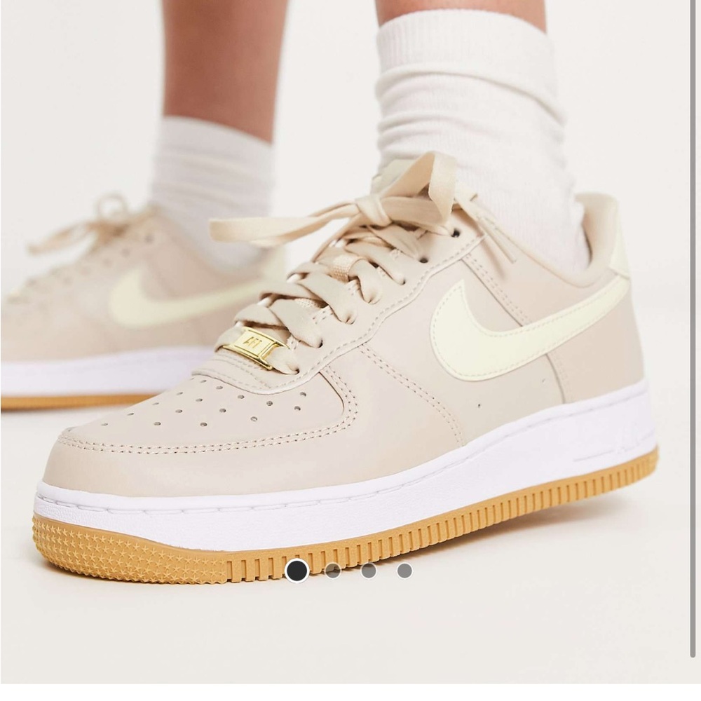 Nike Air Force 1 ‘07 sneakers in sand